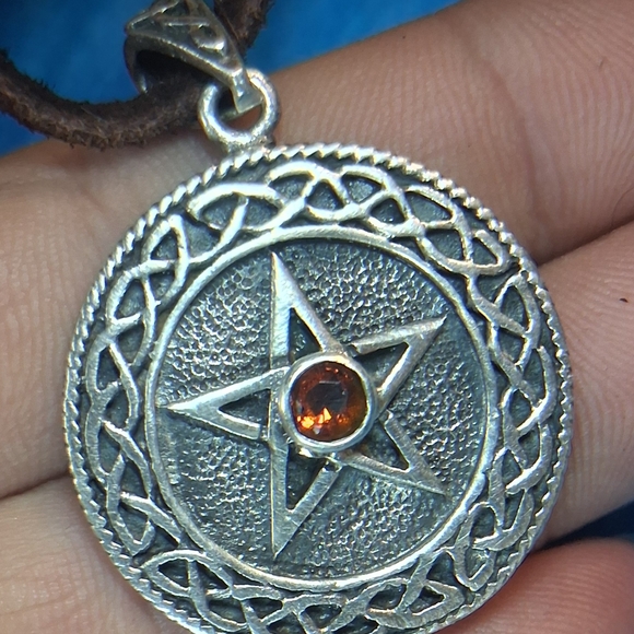 Sterling Silver 925 Western Celtic Knotwork Necklace with Red Stone Center Pscl - Picture 3 of 9